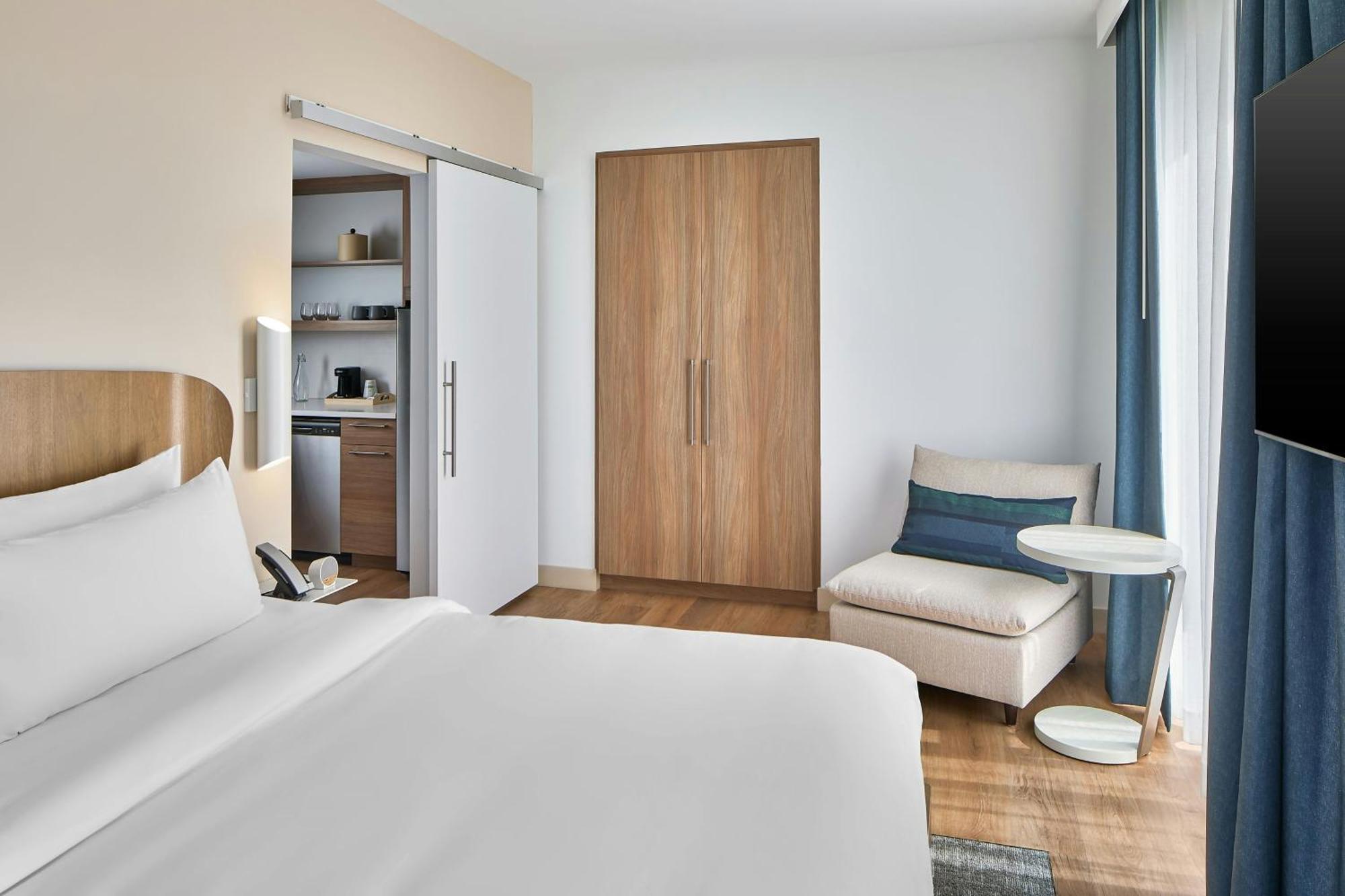 Element Perimeter Center Hotel